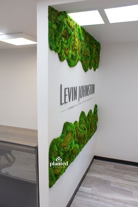 Moss Accent Wall, Logo Garden Design, Wall Moss, Logo Garden, Green Wall Design, Artificial Grass Wall, Indoor Plant Wall, Moss Decor, Artificial Plant Wall