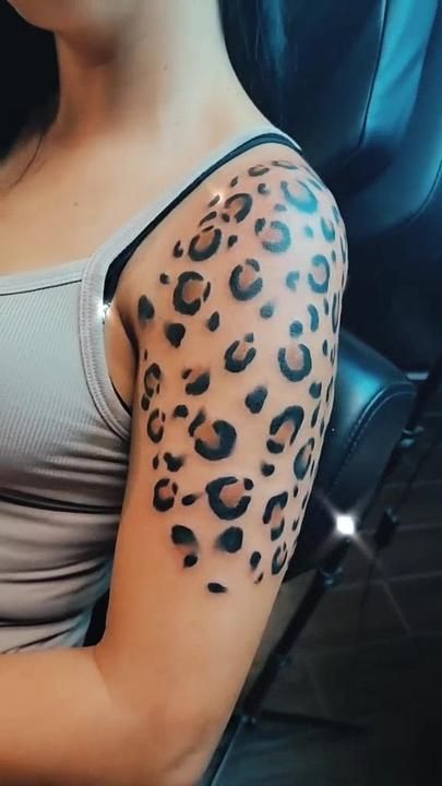 Cheetah Spots Tattoo, Cheetah Print Thigh Tattoo, Leopard Pattern Tattoo, Lepord Print Tattoo Design, Leopard Spot Tattoo, Leopard Shoulder Tattoo, Leapord Tattoo Ideas, Leopard Tattoo Design For Women, Dolly Tattoos