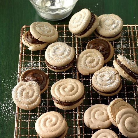 These crisp, chewy cookies can be made any size you choose. They're also great with a variety of fillings—try making them with fruit preserves. —Marie Valdes, Brandon, FL Meringue Sandwich, Vanilla Meringue Cookies, Strawberry Meringue, Meringue Cookie Recipe, Baked Meringue, Meringue Recipe, Chewy Cookies, Baking Cocoa, Fruit Preserves