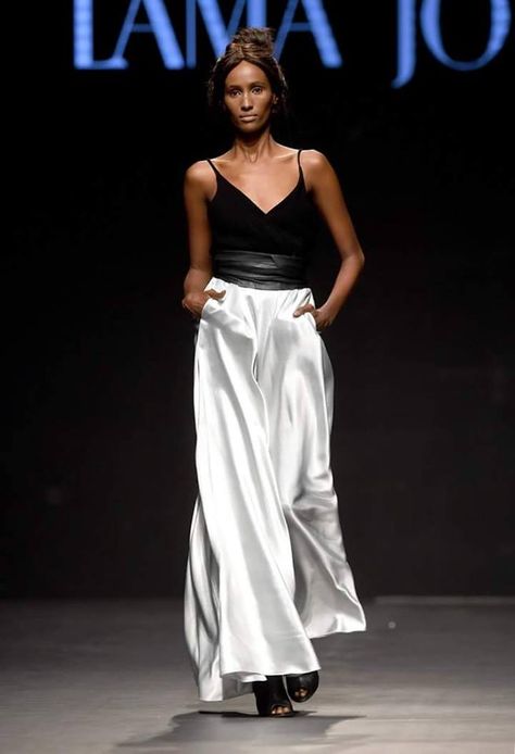 Lama Jouni SS17 showcases 70’s minimalism with a hint of glamour. Lama Jouni, Fashion Show Images, 2017 Fashion, Fashion 2017, Spring 2017, Large Fashion, Maxi Skirt, Fashion Forward, Dubai