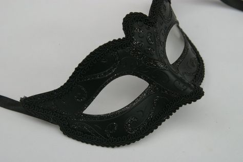 Masquerade Ball Men, Masked Ball Outfit, Black Mask Masquerade, Corvina Clemm, Masquerade Men, Masquerade Mask Diy, Masquerade Mask Black, Black Masquerade Mask, Masquerade Outfit