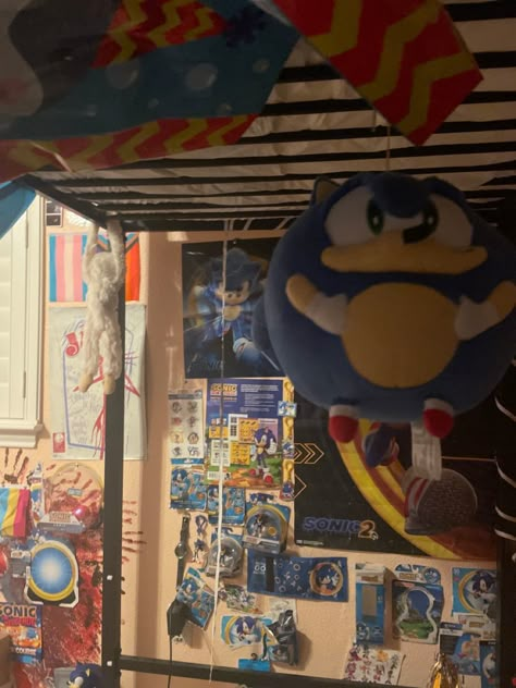 Sonic Room Aesthetic, Sonic Themed Room, Sonic The Hedgehog Room, Sonic Room Ideas Boys, Sonic Bedroom Wallpaper, 2000s Older Brother Core Room, Sonic Plush Aesthetic, Sonic Bedroom Ideas, Sonic Room