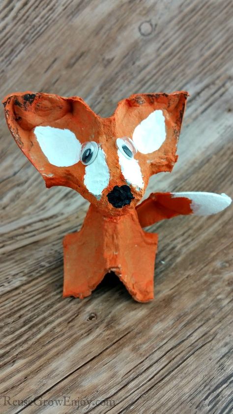 DIY Egg Carton Fox Craft - With Video - Reuse Grow Enjoy Egg Carton Uses, Diy Egg Carton, Egg Carton Art, Sweet Egg, Kids Craft Projects, Fox Crafts, Egg Carton Crafts, Easy Fall Crafts, Sock Crafts