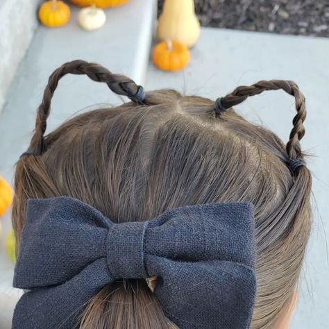 Cat Ear Hairstyle For Short Hair, Kitty Ear Hairstyle, Kitty Ears Hairstyle, Cat Ear Braids, Cat Ears Hairstyle Tutorials, Cat Ears With Hair Hairstyles, How To Do Cat Ears With Hair, Cat Ears With Hair, Diy Cat Ears Hair