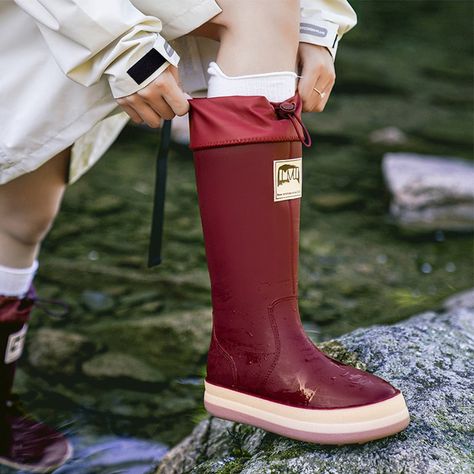 Rain boot outfit