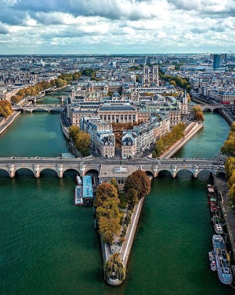 The Pont-Neuf, ‘New-Bridge’ in French, is actually the oldest bridge in Paris, dating back from the early 17th century Famous Bridges, Paris Architecture, France Travel Guide, Virtual Travel, Paul Gauguin, Paris City, Beautiful Places In The World, France Travel, Aerial View