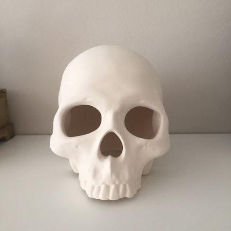 Anatomy Ceramics, Skull Clay Sculpture, Skull Ceramics, Skull Pottery, Skull Halloween Decor, Clay Pumpkins, Beginners Ceramics, Clay Skull, Easy Clay Sculptures