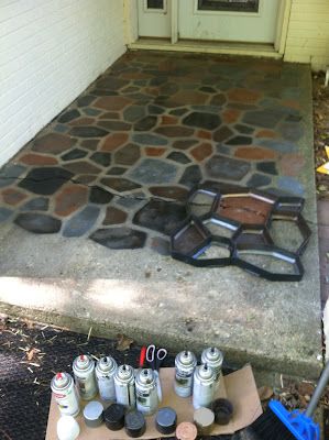 Smart Mamma says, "I used a stepping stone mold as a template and flipped it upside down.  I then spray painted each section.  (I used Rust-Oleum Hammered spray paint)  I had 6 different colors of spray paint.  Sometimes I mixed the spray paint colors to make the stones look real.  After the spray paint dried I applied concrete sealer." Patio Floors, Concrete Path, Side Walk, Concrete Patios, Porch Flooring, Stone Path, Concrete Porch, Painting Concrete, Concrete Patio