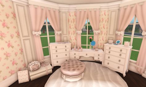 Bloxburg Coquette Bedroom, Bloxburg Coquette, Coquette Bedroom, Castle House Design, Fancy Bedroom, Blocksburg Room Ideas￼, House Decorating Ideas Apartments, Floor Bloxburg, House Facades