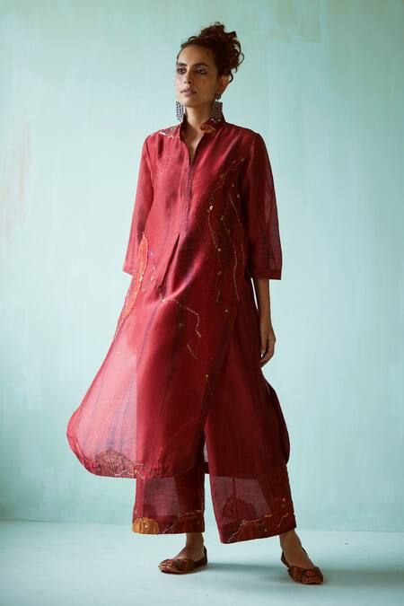 Buy Medha Red Chanderi Tie-dye Pattern Tunic And Pant Set Online | Aza Fashions Hand Embroidered Tunics, Simple Kurtis, Kurtis With Pants, Sketches Dresses, Designer Dresses Casual, Pattern Shirt, Tunic Pattern, Party Wear Indian Dresses, Fancy Blouses