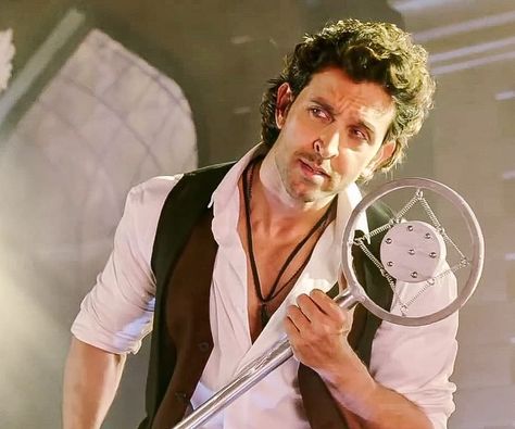 Bang Bang Hrithik Roshan, Hrithik Roshan Bang Bang, Krrish Movie, Hrithik Roshan Hairstyle, Indian Bollywood Actors, Katrina Kaif Photo, Hairstyle Men, Street Fighter Characters, Indian Men