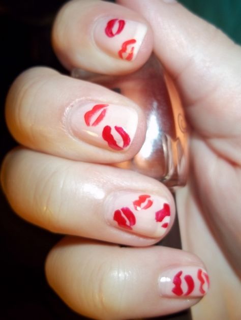 MUAAAH. Chic Nail Art, Kiss Nails, Get Nails, Orange Nails, Fabulous Nails, Nail Art Inspiration, Fancy Nails, Chic Nails, Easy Nail Art