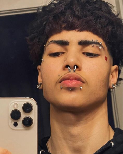 Face Peircings Guys, Dimple Piercing Men, Double Anti Eyebrow Piercing, Punk Ear Piercings Men, Piercings Men Face, Men Percinings, Face Piercings Aesthetic Men, Y2k Piercings Face, Tongue Piercing Guy