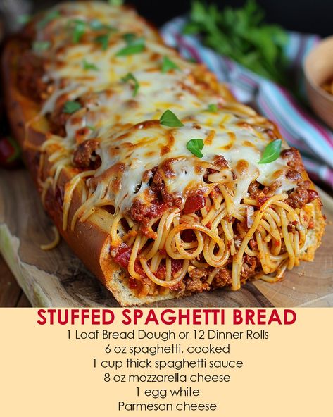 Spaghetti Boats, Sausage Meat Sauce, Spaghetti Stuffed Garlic Bread, Garlic Bread Spaghetti, Spaghetti Bread, Cheesy Baked Spaghetti, Stuffed Garlic Bread, Eating Spaghetti, Baked Spaghetti Recipe