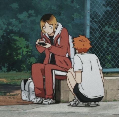 Kenma Playing Video Games, Hinata And Kenma, Hinata X Kenma, Kenma And Hinata, Haikyu Kenma, Haikyu Icons, Hinata Kenma, Kenma Hinata, Hinata Shoyo