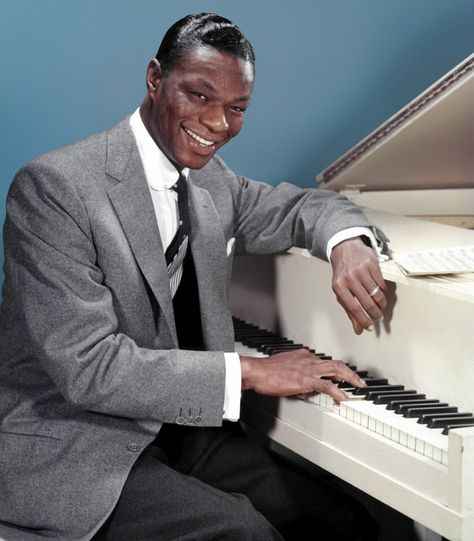 Nat King Cole "Smile" (1954) Check more at https://top.vietut.com/f253cc8c33827fc/ Iconic People, The Company You Keep, Nat King Cole, King Cole, Music People, Birthday Decorations, Basement, Drawings, Birthday