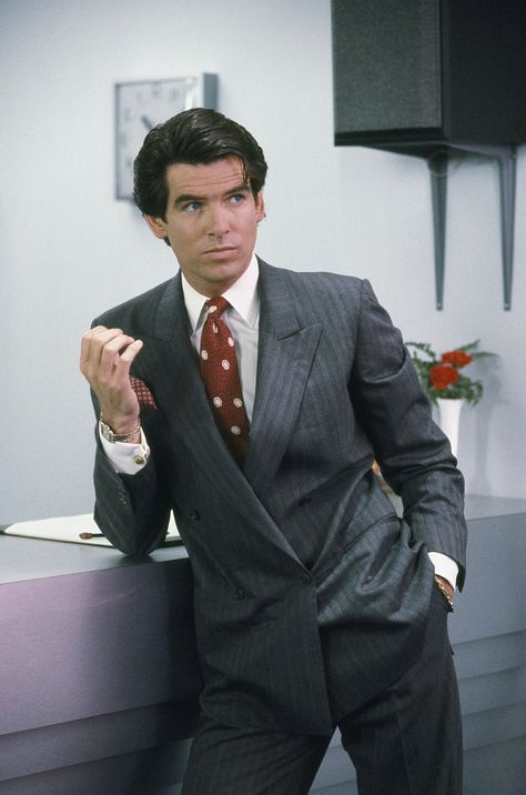 007 Style, Bond Suits, 80s Suit, 80s Fashion Men, 80s Men, Harvey Specter, Classy Suits, Pierce Brosnan, Power Suit