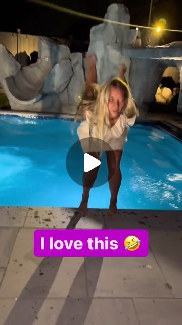 Overtime WBB on Instagram: "Wait this was actually so cool to watch 😭 @claire.liljenquist" Wow Reaction Pic, Begging Pose, Female Artworks, Friday Funny Pictures, Funny Walmart Pictures, Epic Fail Photos, Unbelievable Pictures, Beach Tumblr, Cool Videos