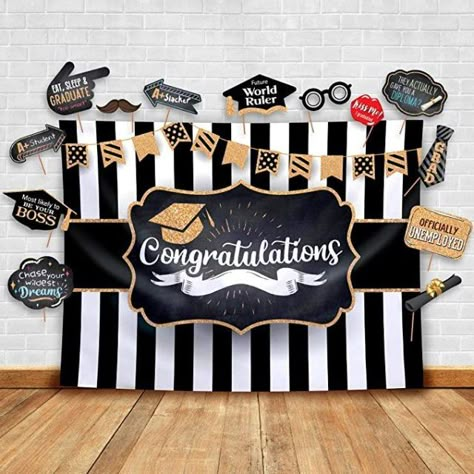 How to Celebrate Graduation at Every & and Stage Backdrop Ideas For Graduation, Diy Backdrop Ideas, Photography Fabric, Prom Backdrops, Graduation Party Backdrops, Graduation Photo Booth, Outdoor Graduation Parties, Outdoor Graduation, Theme Photography