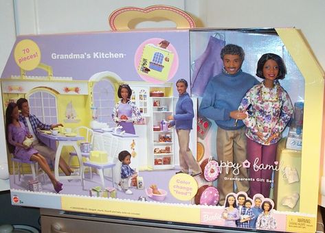 Happy Family Grandma's Kitchen Gift Set AA Barbie Happy Family, Baby Doll Set, Baby Barbie, Grandma's Kitchen, Grandmas Kitchen, Barbie Dream, Kitchen Gift, Polly Pocket, Barbie Collector