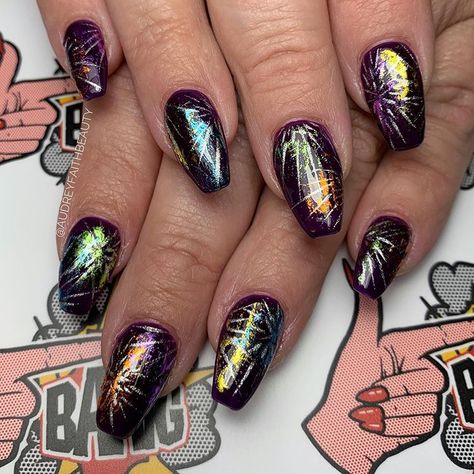 Summer Nails Fireworks, Bonfire Night Nail Art, Super Sparkly Nails, Bonfire Night Nails, Firework Nails Design, Bonfire Nails, Fireworks Nails Design, Fireworks Nails, Eras Nails