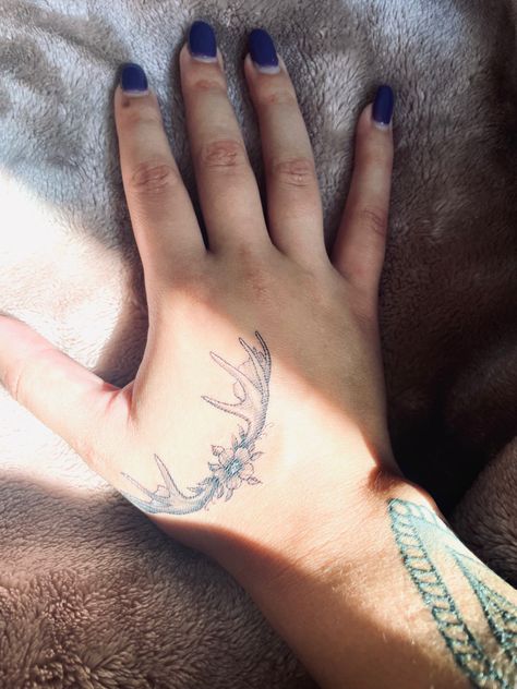 Moose Horn Tattoo, Moose Antler Tattoo With Flowers, Moose Antler Tattoo For Women, Moose Tattoo For Women, Moose Antler Tattoo, Kendall Tattoo, Tattoo Therapy, Antler Tattoo, Moose Tattoo