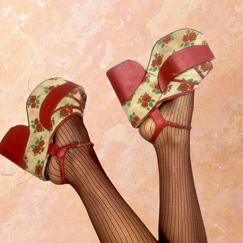 1970s Trends, 70s Platform Shoes, 1970s Shoes, Red Platform Heels, Never Come Back, Red Platform, Funky Shoes, 1970s Fashion, Diy Shoes