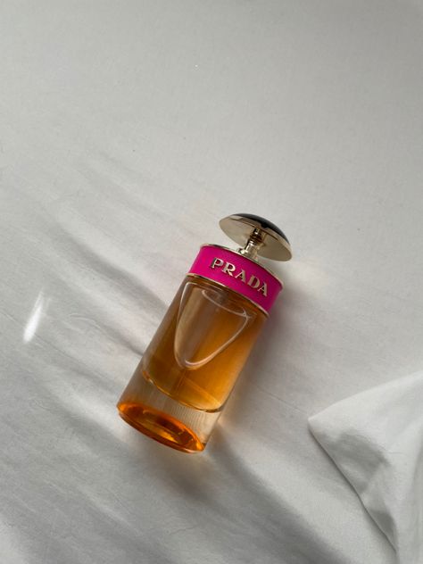 Candy Prada, Prada Candy Perfume, Expensive Perfume, Prada Candy, Candy Hair, Perfume Collection Fragrance, Smell Goods, Hair Mist, Perfume Collection