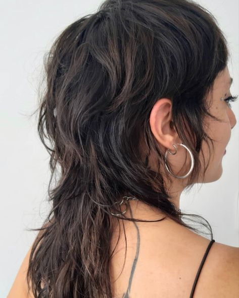 Shaggy Mullet For Round Face, Mullet Wolf Hime Cut, Chic Mullet Women, Women Shaggy Mullet, Mullet Heart Shaped Face, Long Shag Mullet Curtain Bangs, Long Mullet Hairstyle Women Thick Hair, Layered Hair Alternative, Womens Long Mullet