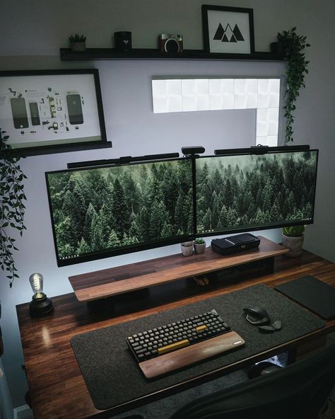 Work From Home Office Dual Monitors, Men Pc Setup, Desk Dual Monitor Office Ideas, Shein Desk Setup, Best Monitor Setup, Apple Monitor Setup, Dual Monitor Office Setup, Macbook Dual Monitor Setup, Dual Desk Setup