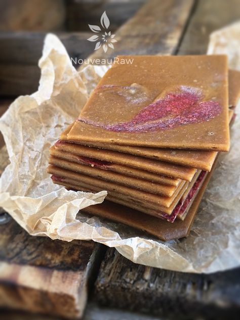 Dehydrated Fruit Aesthetic, Dehydrator Fruit Leather Recipe, Fruit Roll Up Recipe Dehydrator, Plum Fruit Leather Recipe Dehydrator, Apricot Fruit Leather Recipe Dehydrator, Strawberry Fruit Leather Dehydrator, Banana Jelly, Fruit Leather Dehydrator, Dehydrated Bananas