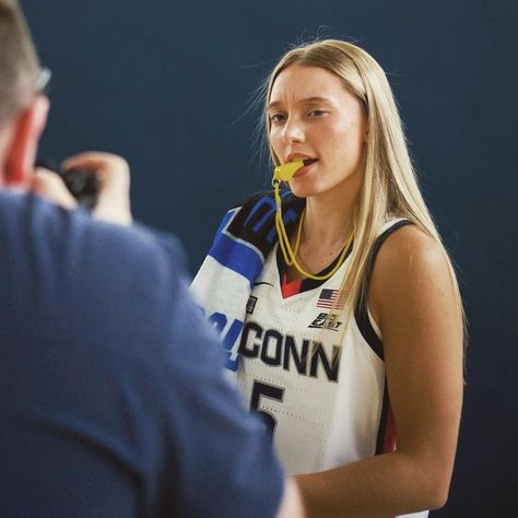 Basketball Girlfriend, Uconn Womens Basketball, Paige Bueckers, Fem Oc, Basketball Wives, I Love Basketball, Future Girlfriend, Love And Basketball, Future Wife