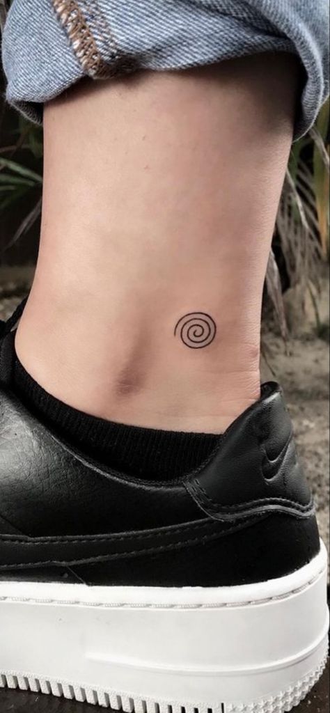 Mini Tattoos Ideas, Cute Mini Tattoos, Mini Tattoos For Women, Back Of Ankle Tattoo, Spiral Tattoo, Labyrinth Tattoo, Tattoos Ideas For Women, Swirl Tattoo, Silver Tattoo