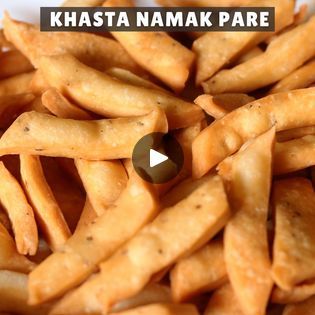 Namakpare Recipe, Indian Dessert, Indian Dessert Recipes, Indian Desserts, Indian Snacks, Christmas Cake, Diwali, Dessert Recipes, Dessert