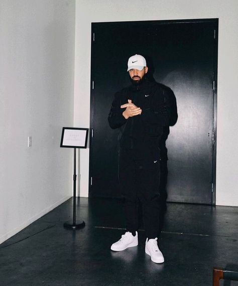 Drake Fashion, Drake Clothing, Drake Photos, Drake Ovo, Looks Hip Hop, Drake Graham, Estilo Cholo, Aubrey Drake, Black White Outfit