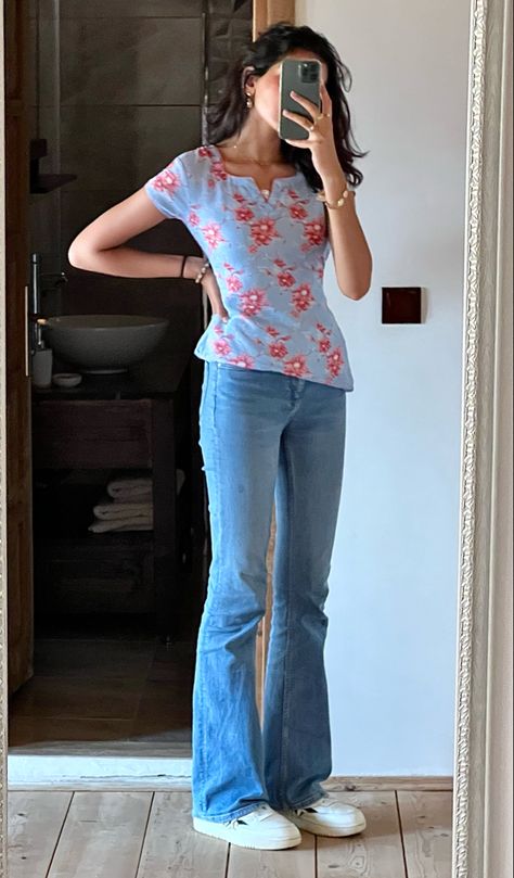 i felt supa cute in this fit hehe. the top is actually a kurta my mom made for my sister when she was like 10 but i knda just adjusted it to my liking and made it work HAHA. tags: 2000s fits, flower top, y2k outfits, flare jeans outfit, long top with jeans, y2k aesthetic outfits, cottage core outfits, fitted top flare jeans, asymmetrical top, printed top outfit, cute feminine outfits, girly fits, short sleeve fitted long top, aesthetic fits Jeans With Indian Top, Kurta With Flared Jeans, Jeans Tops For Women Casual Indian, Kurta For Jeans For Women, Flare Jeans Outfit Modest, Cottage Core Jeans Outfit, 2000s Flare Jeans Outfit, Jeans Outfit Women Aesthetic, Kurta And Jeans Aesthetic