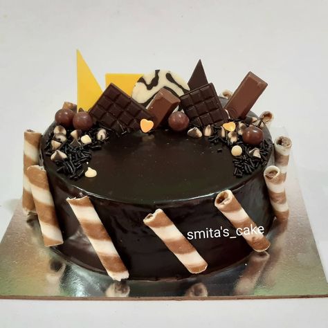 Dutch truffle Cake for chocolate lovers Dutch Truffle Cake, Chocolate Truffles Cake, Cake For Chocolate Lovers, Choco Truffle Cake, Choco Truffle, Truffle Cake, Chocolate Truffle Cake, Birthday Wishes Cake, Cake Truffles