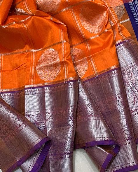 New Trendy Dresses, Saree Color Combinations, Gadwal Silk Sarees, Latest Silk Sarees, Cotton Saree Blouse Designs, Bridal Sarees South Indian, New Saree Designs, Pattu Saree Blouse Designs, Wedding Saree Blouse Designs