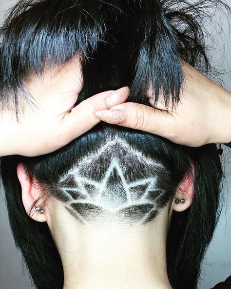 Undercut Hairstyle Idea: Lotus Flower Undercut Hair Designs, Undercut Hairstyle, Undercut Hairstyles Women, Undercut Long Hair, Undercut Designs, Undercut Styles, Shaved Hair Designs, Shaved Undercut, Undercut Women