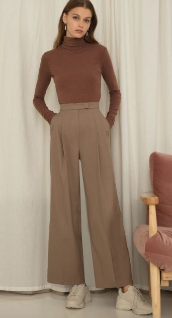 Shop Monochromatic Looks For The Perfect F/W Outfit Monochromatic Looks, Mode Ulzzang, Monochromatic Fashion, Brown Pants, Looks Chic, Mode Inspo, 가을 패션, Work Outfits Women, Mode Vintage