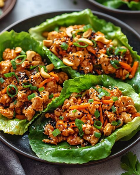 Healthy Dinners Low Carb, Easy Clean Dinner Recipes, Minced Chicken Lettuce Wraps, Healthy Delicious Recipes Clean Eating, Vietnamese Lettuce Wraps, Halloween Meals Dinners, Quick Healthy Dinner Recipes, Lettuce Wrap, Healthy Asian Food