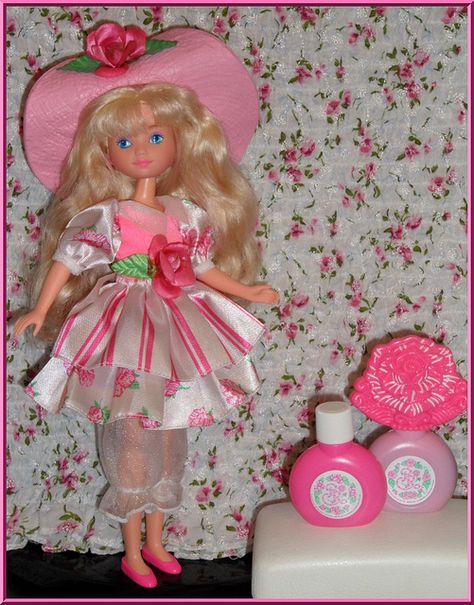 Peppermint Rose Doll OH MY FREAKIN GOD! I remember this so much that the picture made me instantly remember the smell!!! Peppermint Rose Doll, 80s Dolls, Peppermint Rose, Jem And The Holograms Dolls Vintage, Lady Lovely Locks, 1994 Barbie Dolls, 80’s Toys, Beau Film, Barbie Sisters