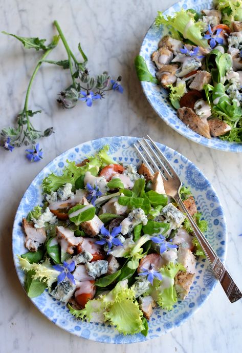 Blue on Blue! Blue Blossom Salad: Blue Cheese, Borage & Grilled Chicken Salad Recipe Salad Blue Cheese, Edible Flowers Recipes, Blue Cheese Salad, Blue Blossom, Foraged Food, Summer Menu, Chicken Salad Recipe, Grilled Chicken Salad, Garden Recipes