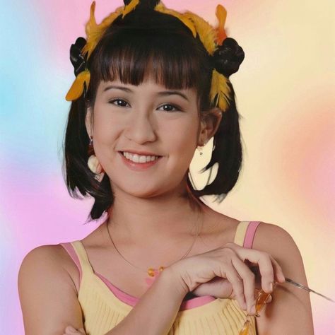 2000s Fashion Women, Philippines Outfit, 90s Fashion Party, Philippines Fashion, Filipino Fashion, 90s Actors, Y2k Girls, Girl Artist, 2000s Outfits