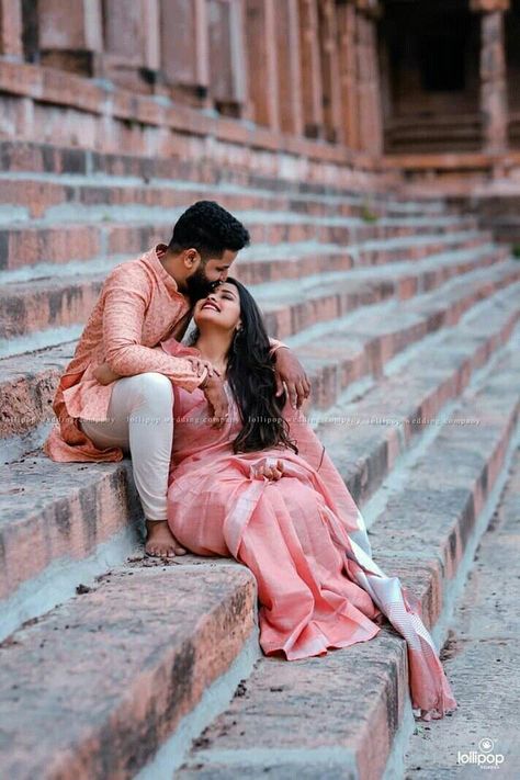 Indian Wedding Preshoot, Couple Photoshoot With Saree, Pre Wedding Shoot Ideas Indian Couple Photos In Saree, Pre Wedding Shoot Pics, Saree Photoshoot Poses Couple, Photoshoot Ideas For Prewedding, Couple Photoshoot In Saree Outdoor, Photo Shoot Dresses For Couples, Couple Prewedding Shoot