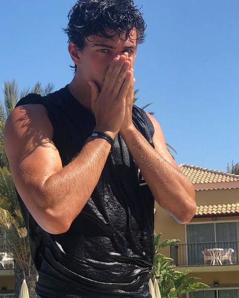 Finally wearing a (wet) shirt 😜 Our Scorching Summer, Xavier Serrano, Cute White Guys, Book Boyfriends, Attractive Guys, Dream Guy, A Man, Vision Board, Romance