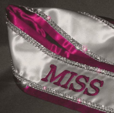 Beauty Pageant Aesthetic, Pageant Aesthetic, Pageant Sashes, Morgan Elizabeth, Pageant Life, Miss Congeniality, Miss Teen Usa, Pageant Girls, Miss France