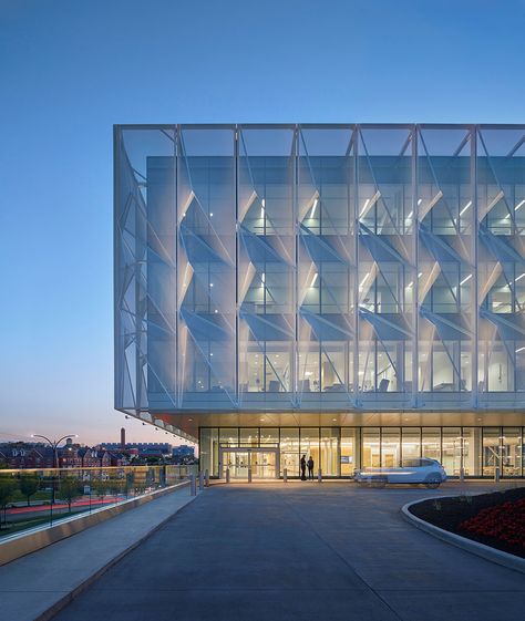 2019 Best of Design Awards winners for Healthcare - Archpaper.com Sun Protection Facade Architecture, Glass Facade Architecture Design, Glass Facade Design, Hospital Facade, Paddle Court, Glass Facade, Healthcare Architecture, Double Skin, Saint Gobain