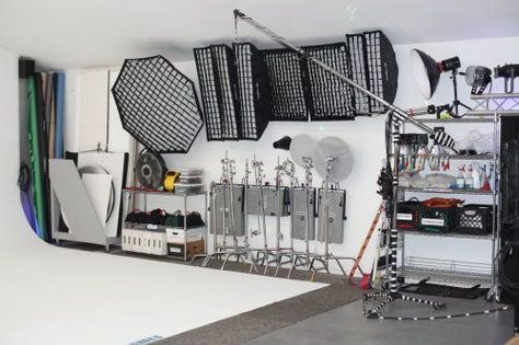 Photography Equipment Storage, Photography Studio Equipment, Photography Storage, Photo Studio Equipment, Photography Studio Spaces, Ruangan Studio, Photo Studio Design, Photography Studio Decor, Home Photo Studio