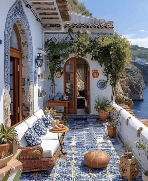 Mediterranean Beauty, Italy House, Dream Life House, Greek House, Spanish Style Homes, Dream House Rooms, Mediterranean Home, Spanish House, Cute House